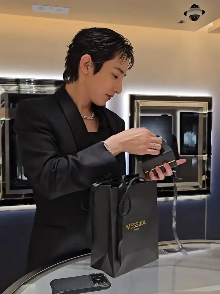 A moment captured by a fan of Lee Soohyuk