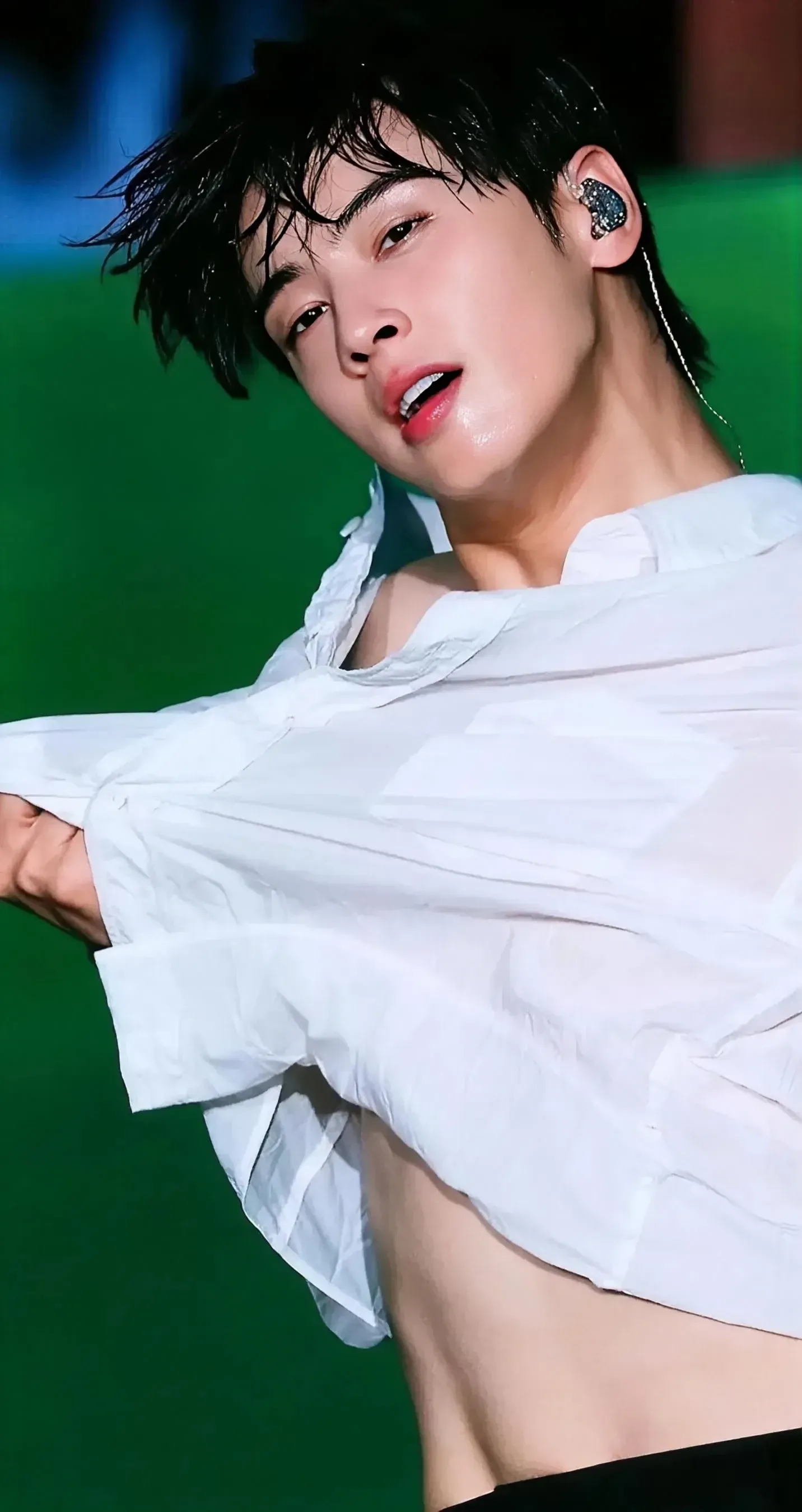 Recent activity shot of Cha Eunwoo