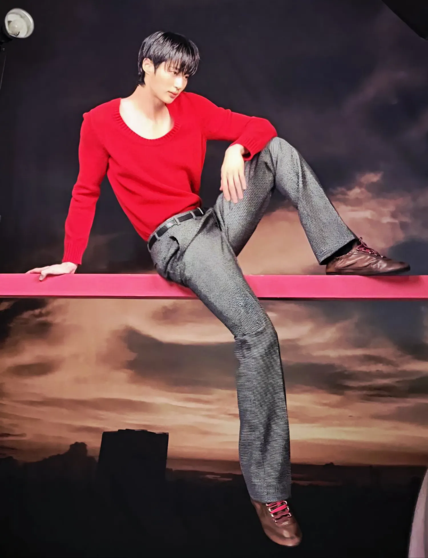 Behind-the-scenes cut of Byeon Wooseok