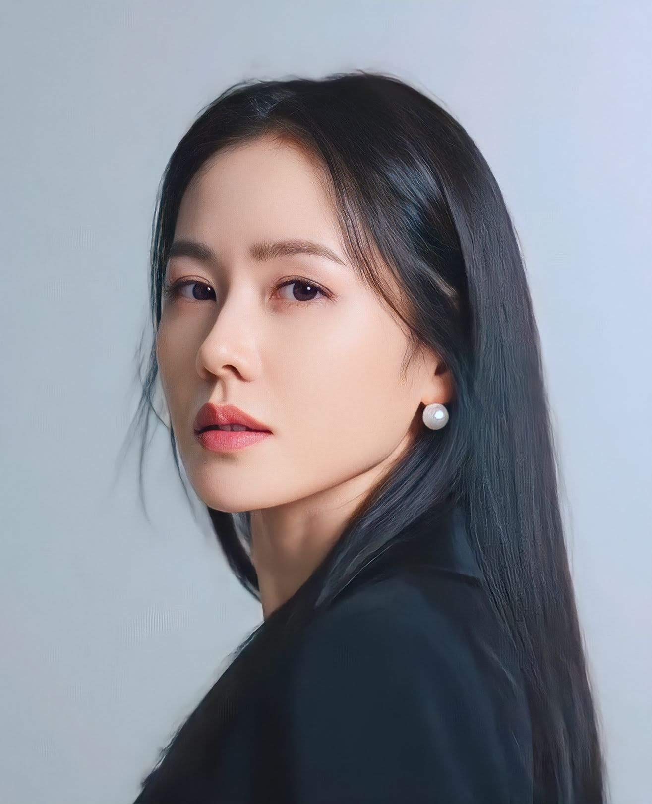 손예진의 최신 사진