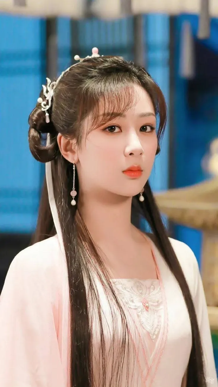 Latest photo of Yang Zi