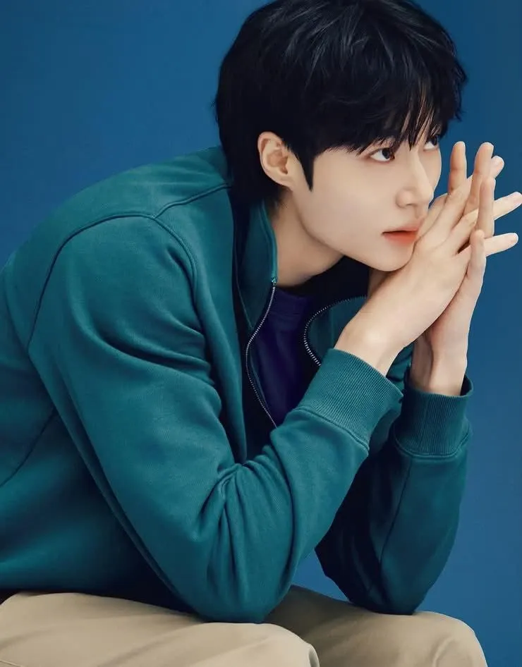 Behind-the-scenes cut of Byeon Wooseok