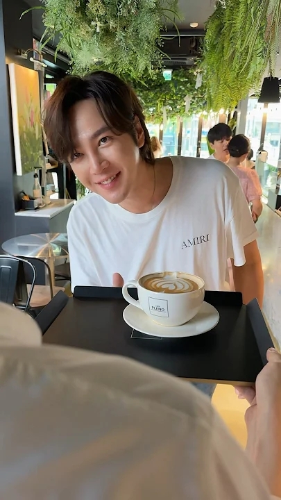 Today's popular wallpaper in Jang Geunsuk community