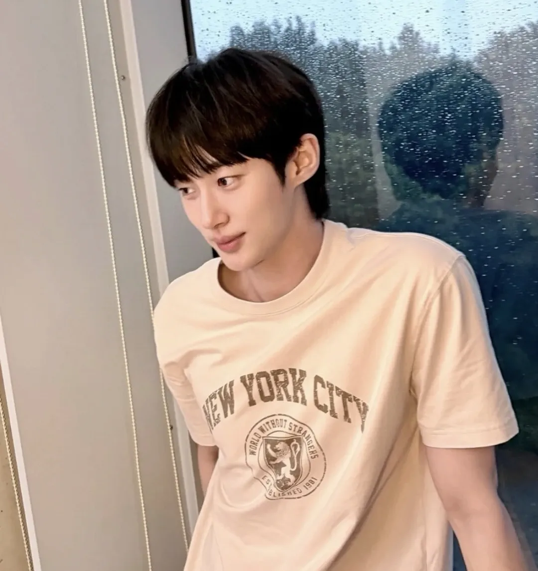 Momen yang diabadikan oleh penggemar Byeon Wooseok