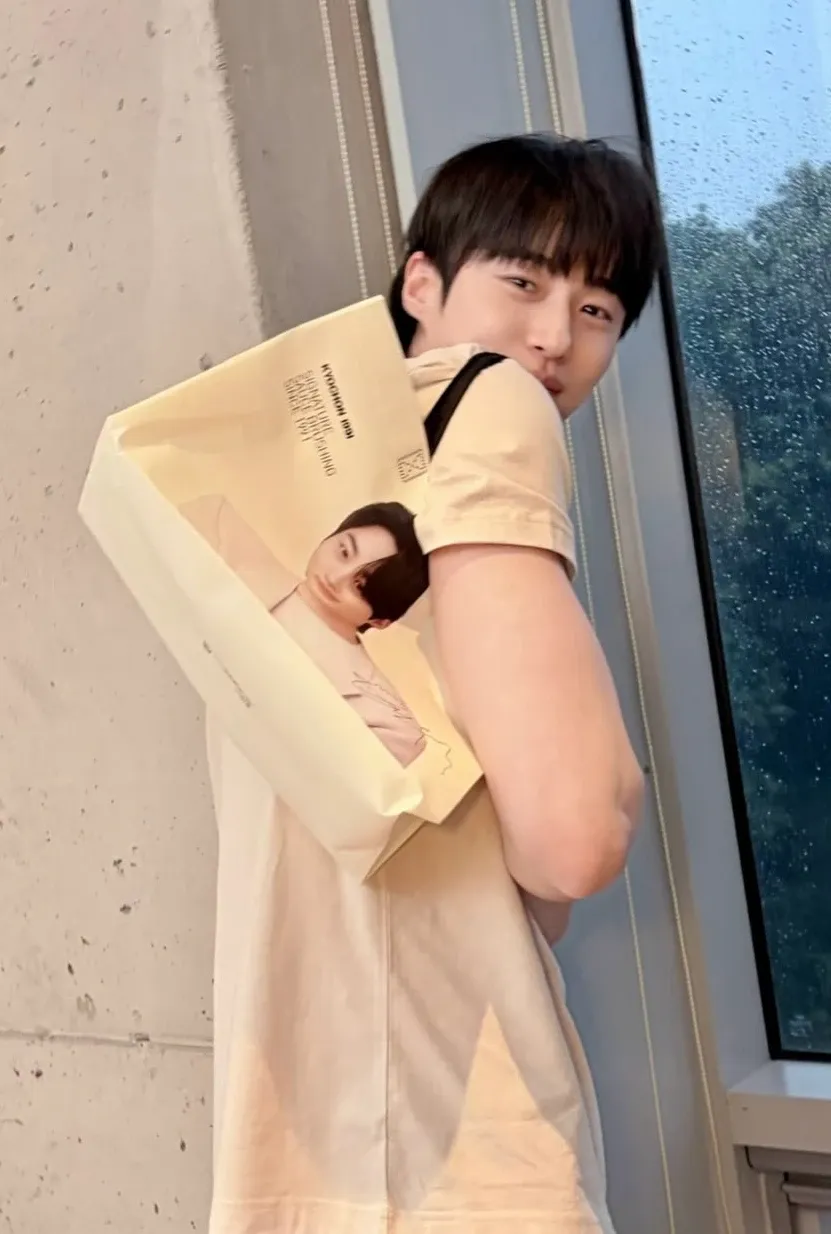 Foto terbaru dari Byeon Wooseok