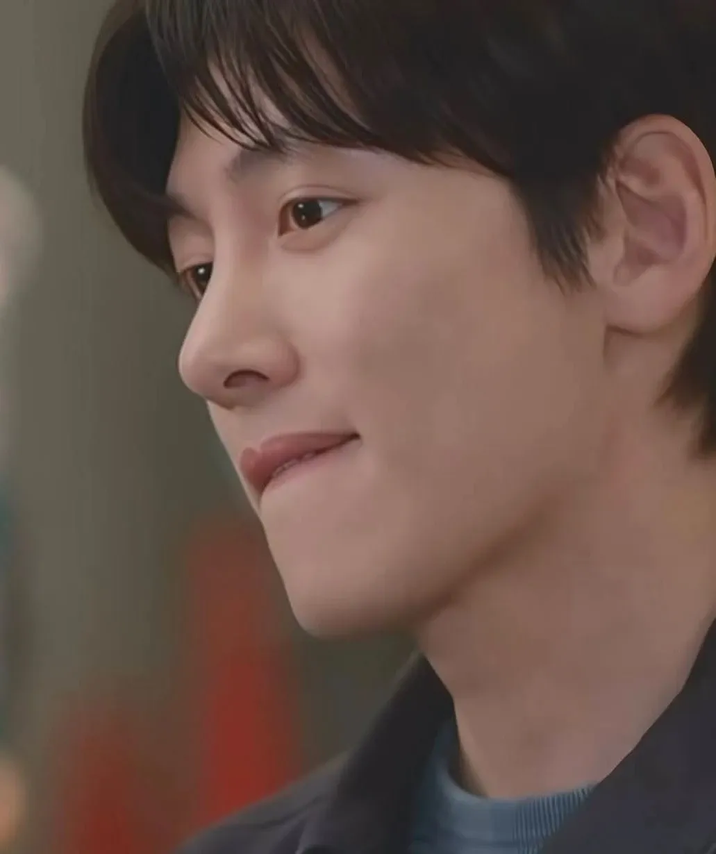 Behind-the-scenes cut of Ji Changwook