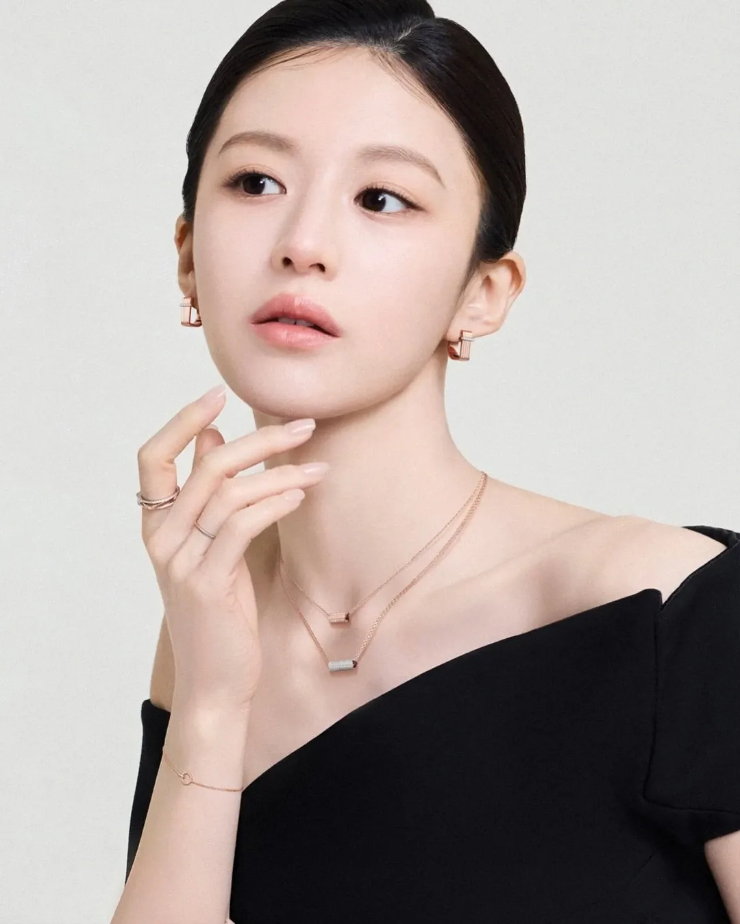 Behind-the-scenes cut of Go Younjung