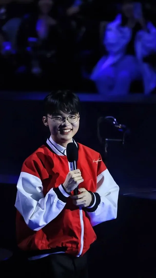 Today's popular wallpaper in Faker community