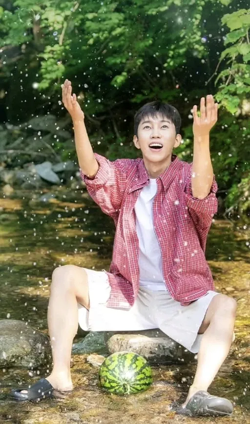 A moment captured by a fan of Lim Youngwoong
