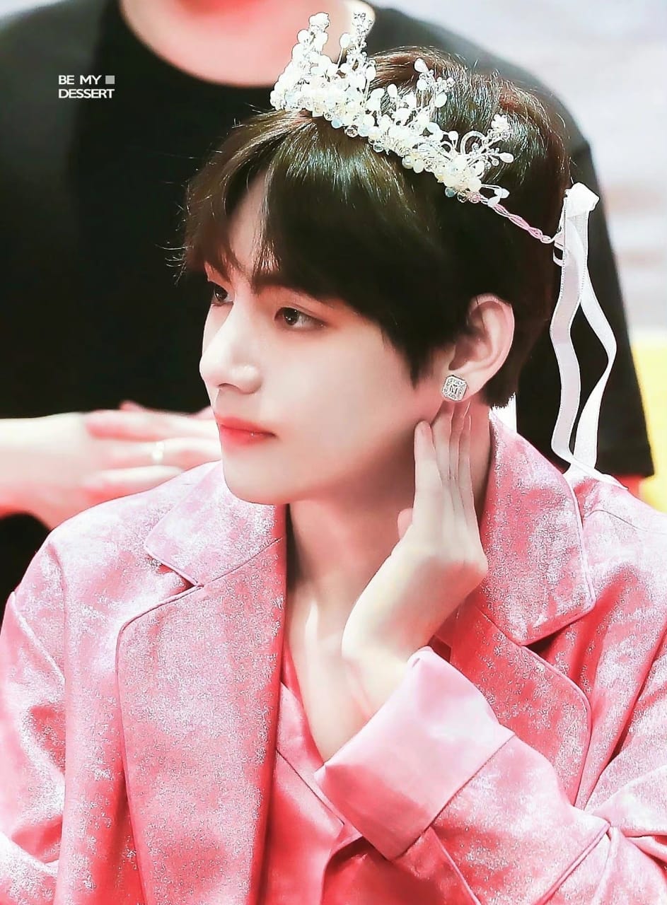 Recent activity shot of Kim Taehyung (V)