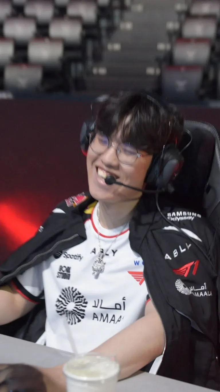 Representative background image loved by Oner fandom