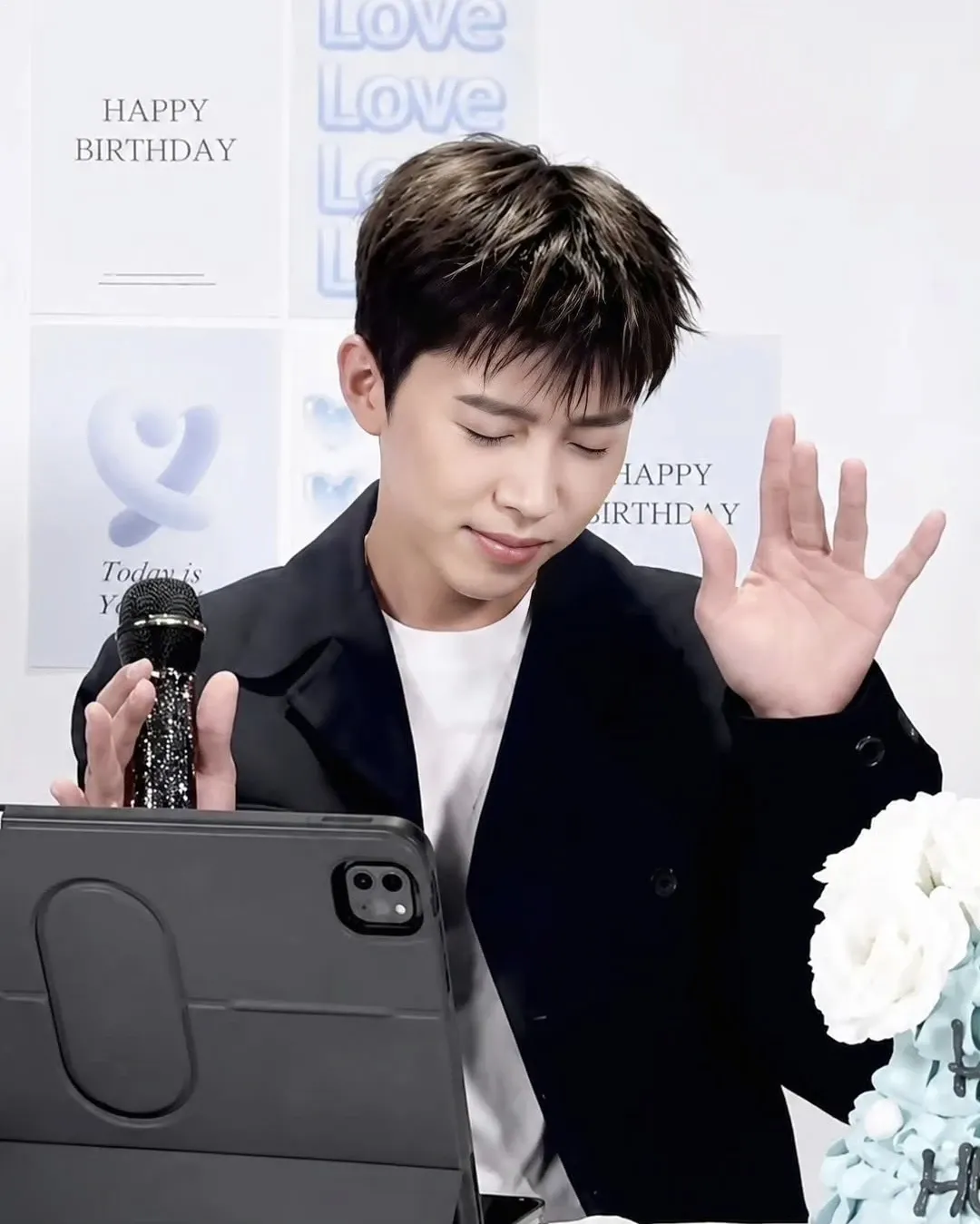 Recent activity shot of Lim Youngwoong