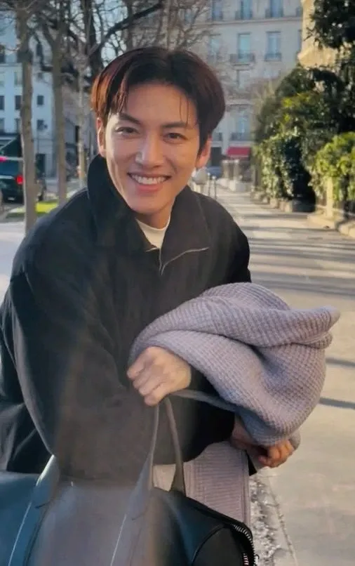 Behind-the-scenes cut of Ji Changwook