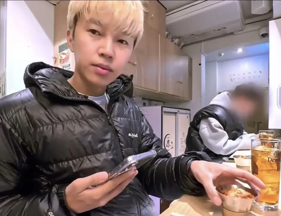 Behind-the-scenes cut of Lim Youngwoong
