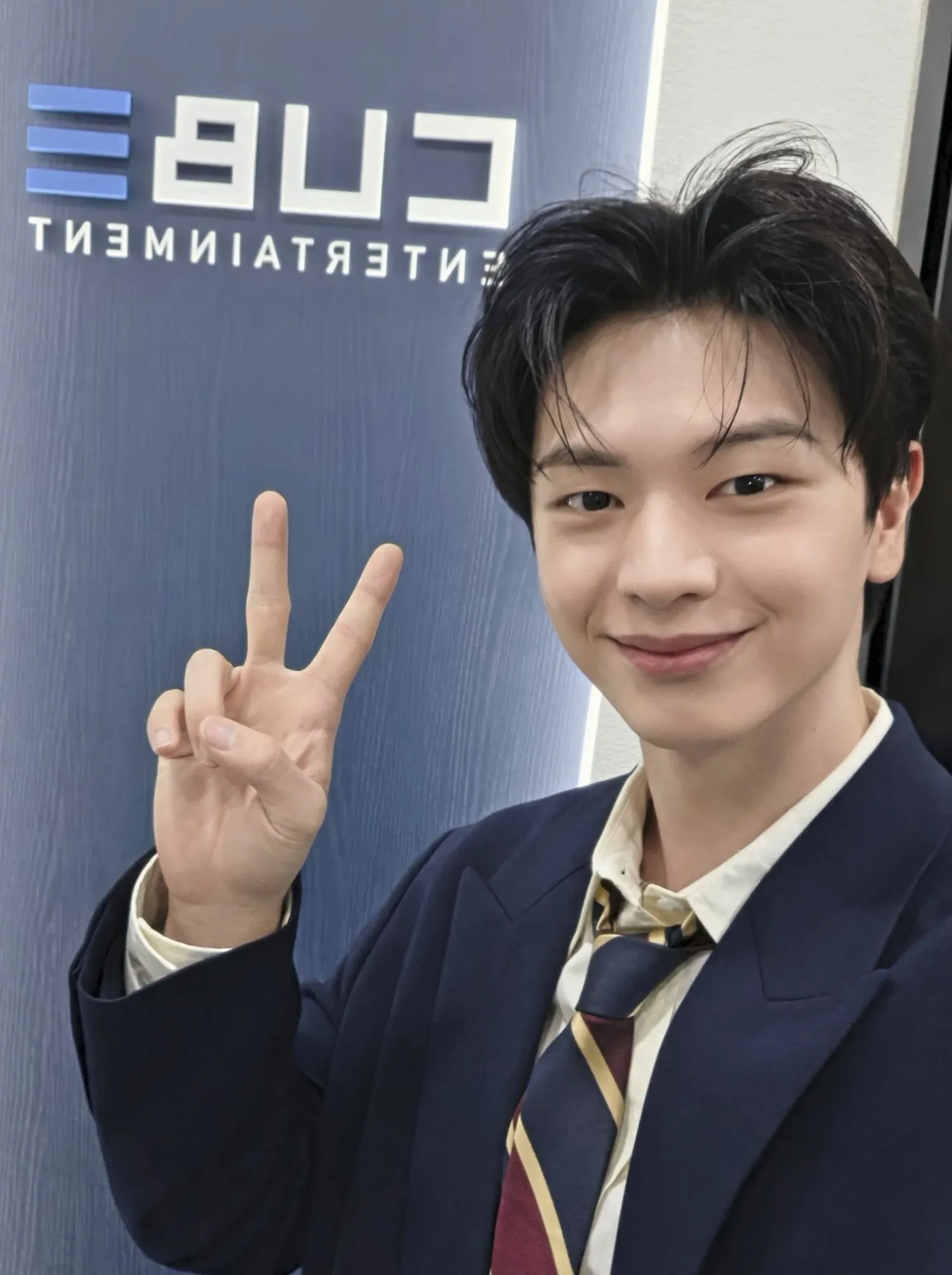 A moment captured by a fan of Yook Sungjae