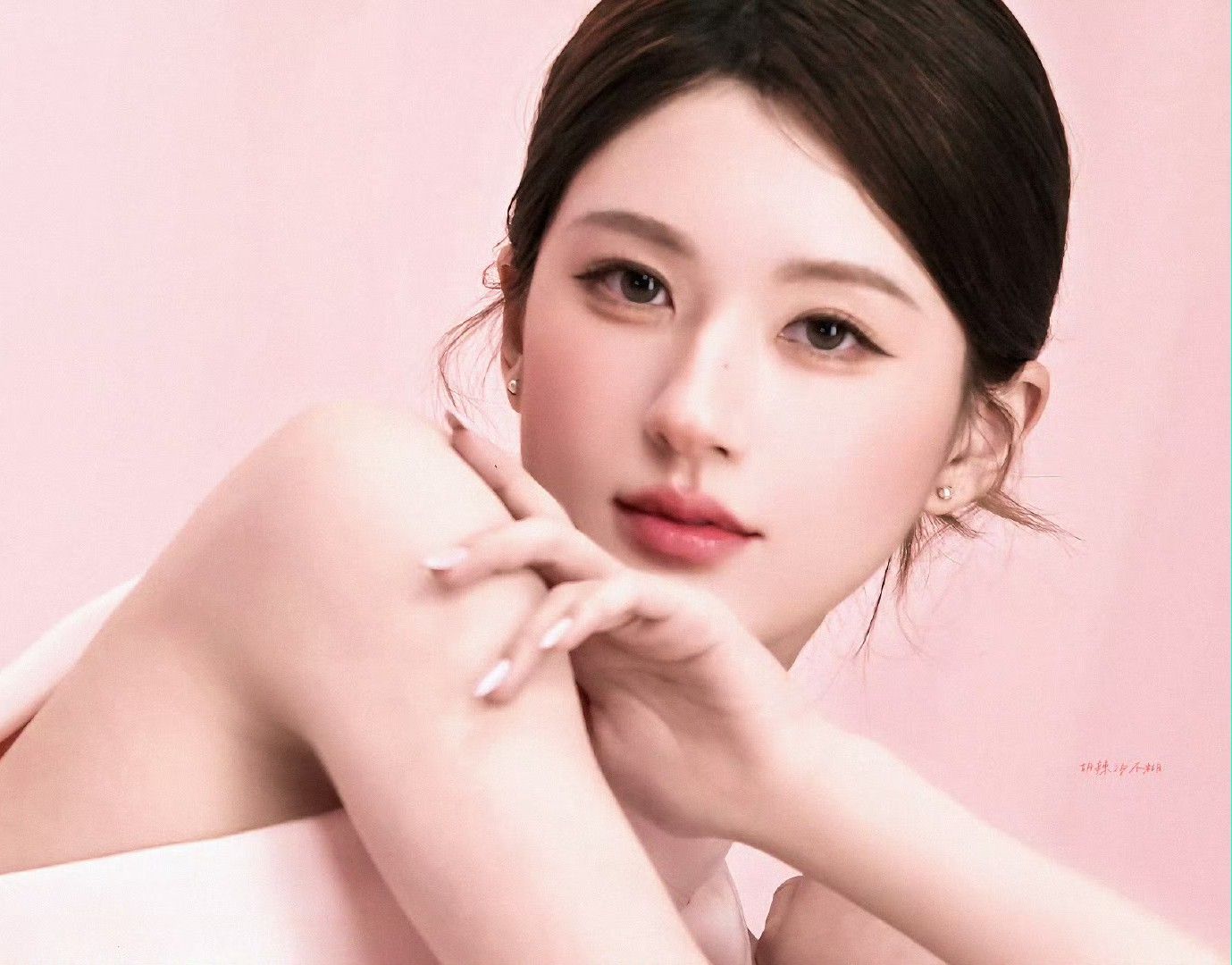 Recent activity shot of Zhao Lusi