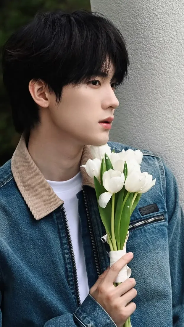 Zhou Yiran background image recommended by Choeaedol Celeb fandom
