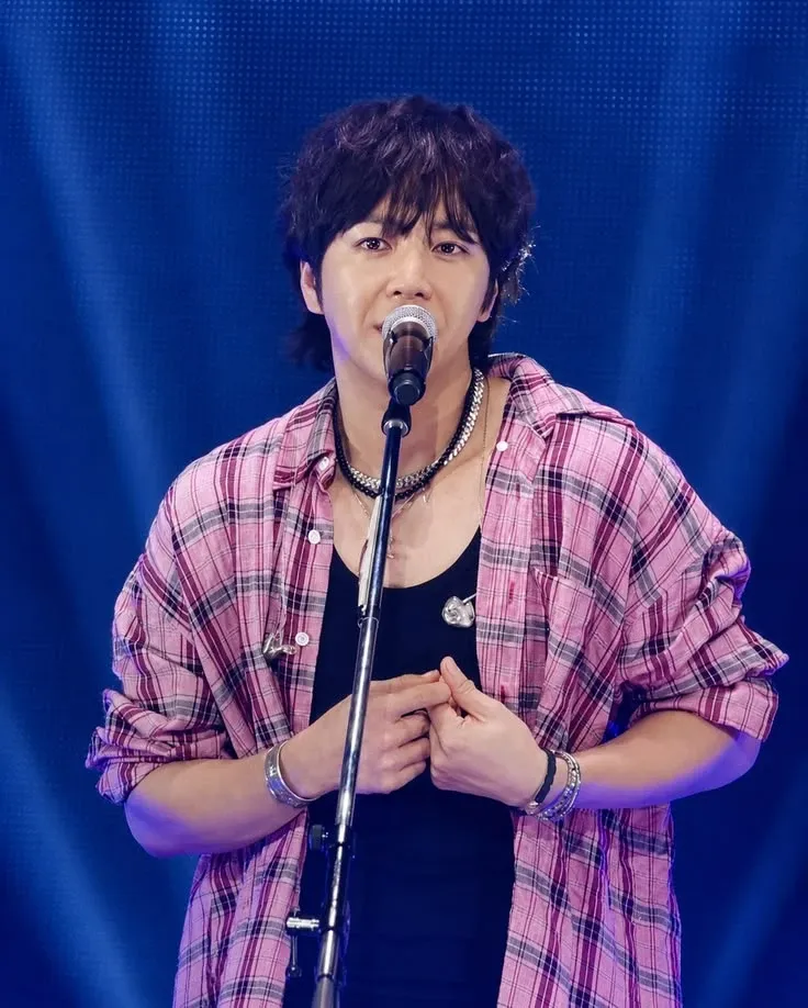 A moment captured by a fan of Jang Geunsuk