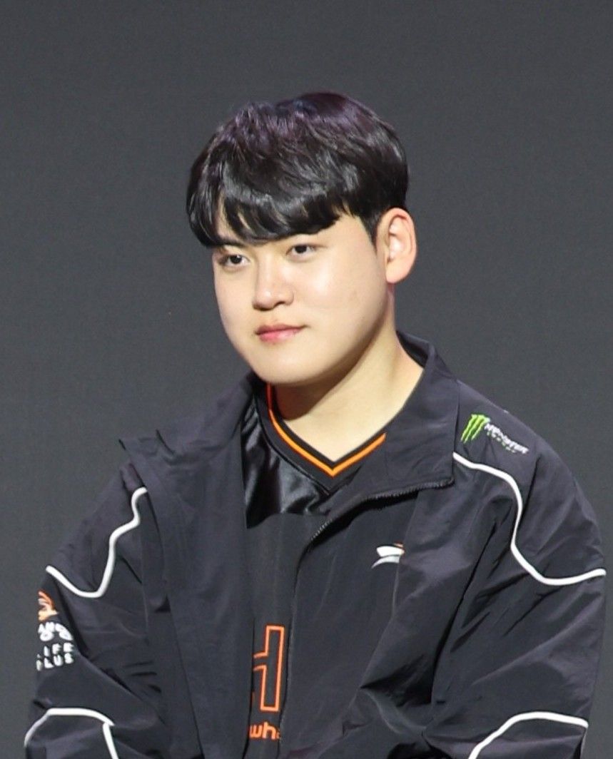 Recent activity shot of Gumayusi