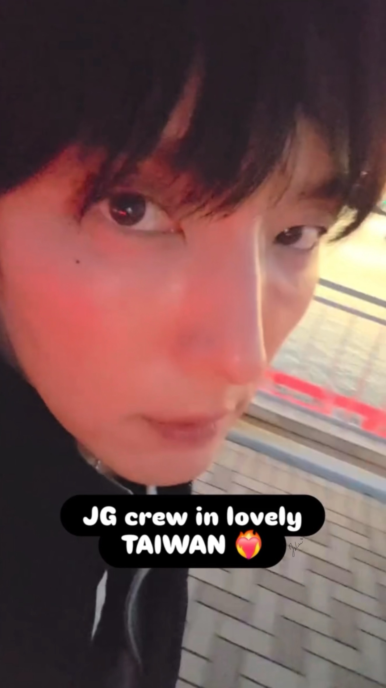 A moment captured by a fan of Lee Joongi