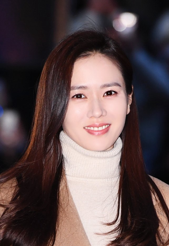 孙艺珍的近期活动照