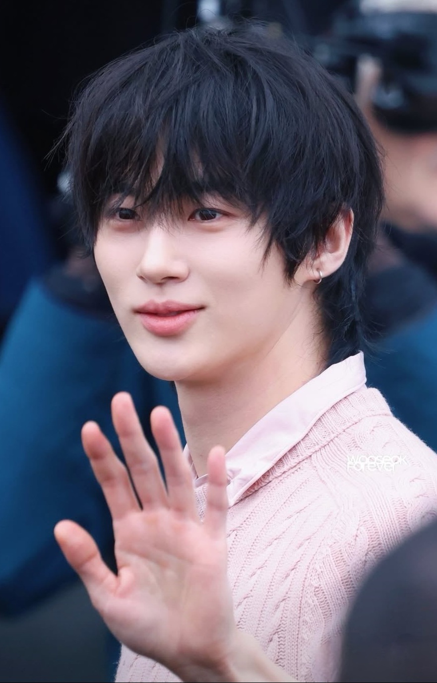 Currently spotlighted celeb post