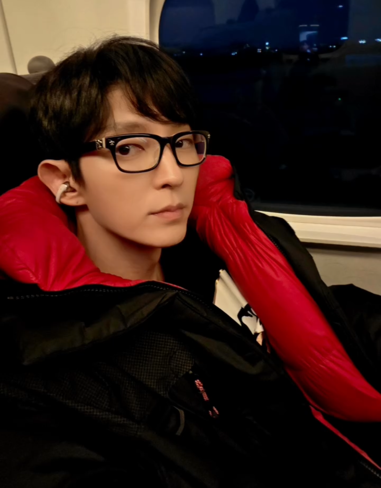 A moment captured by a fan of Lee Joongi