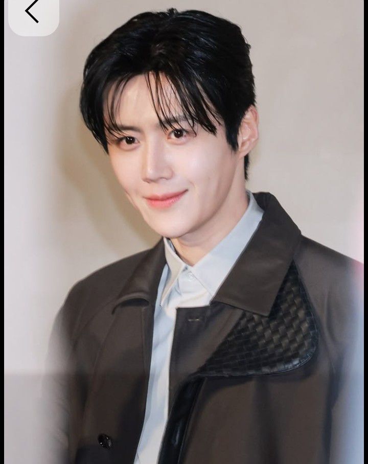 Behind-the-scenes cut of Kim Seonho