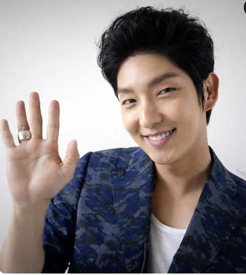 Latest photo of Lee Joongi
