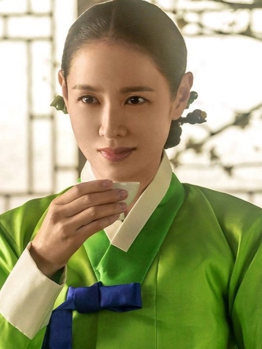 孙艺珍的最新照片