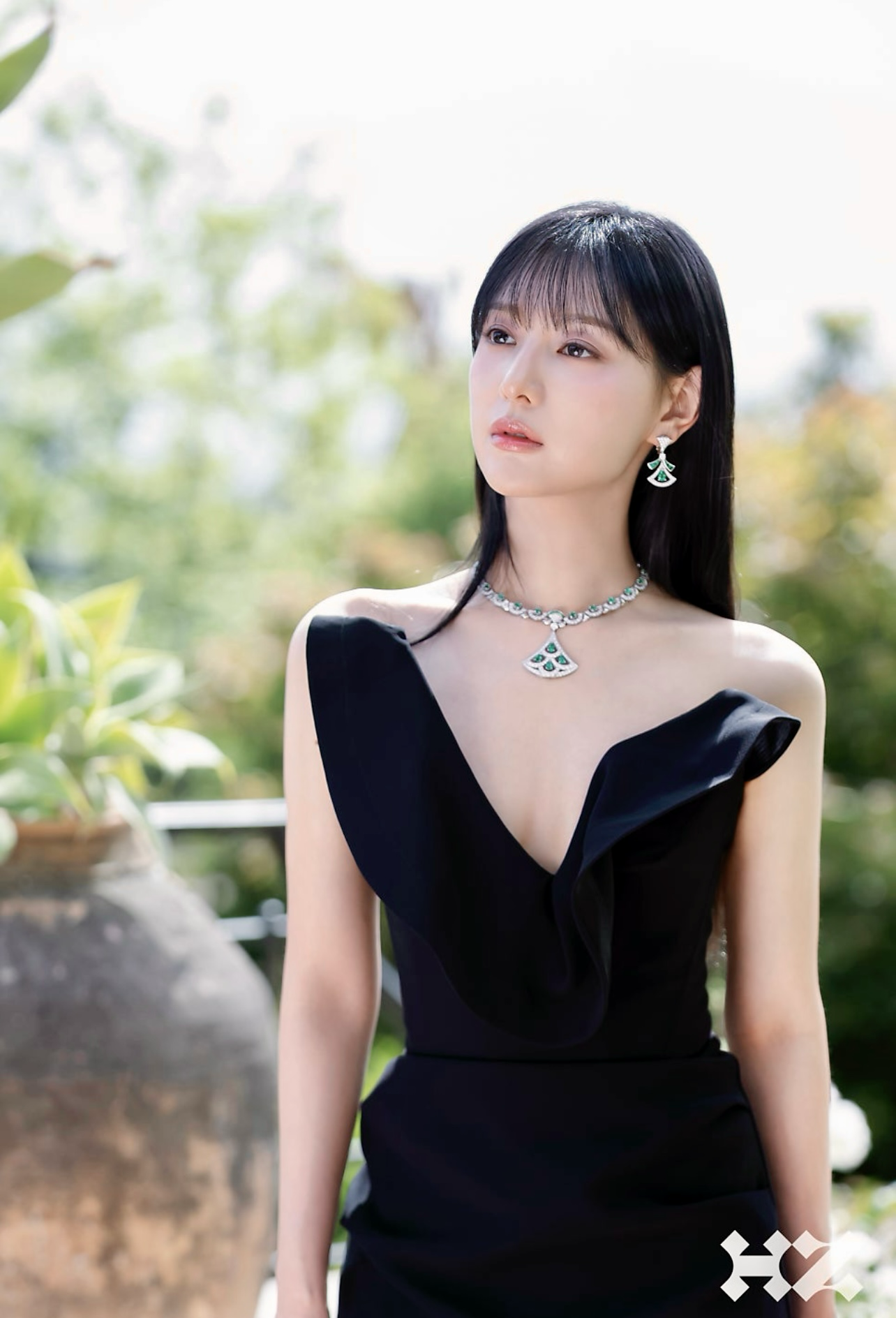 Behind-the-scenes cut of Kim Jiwon