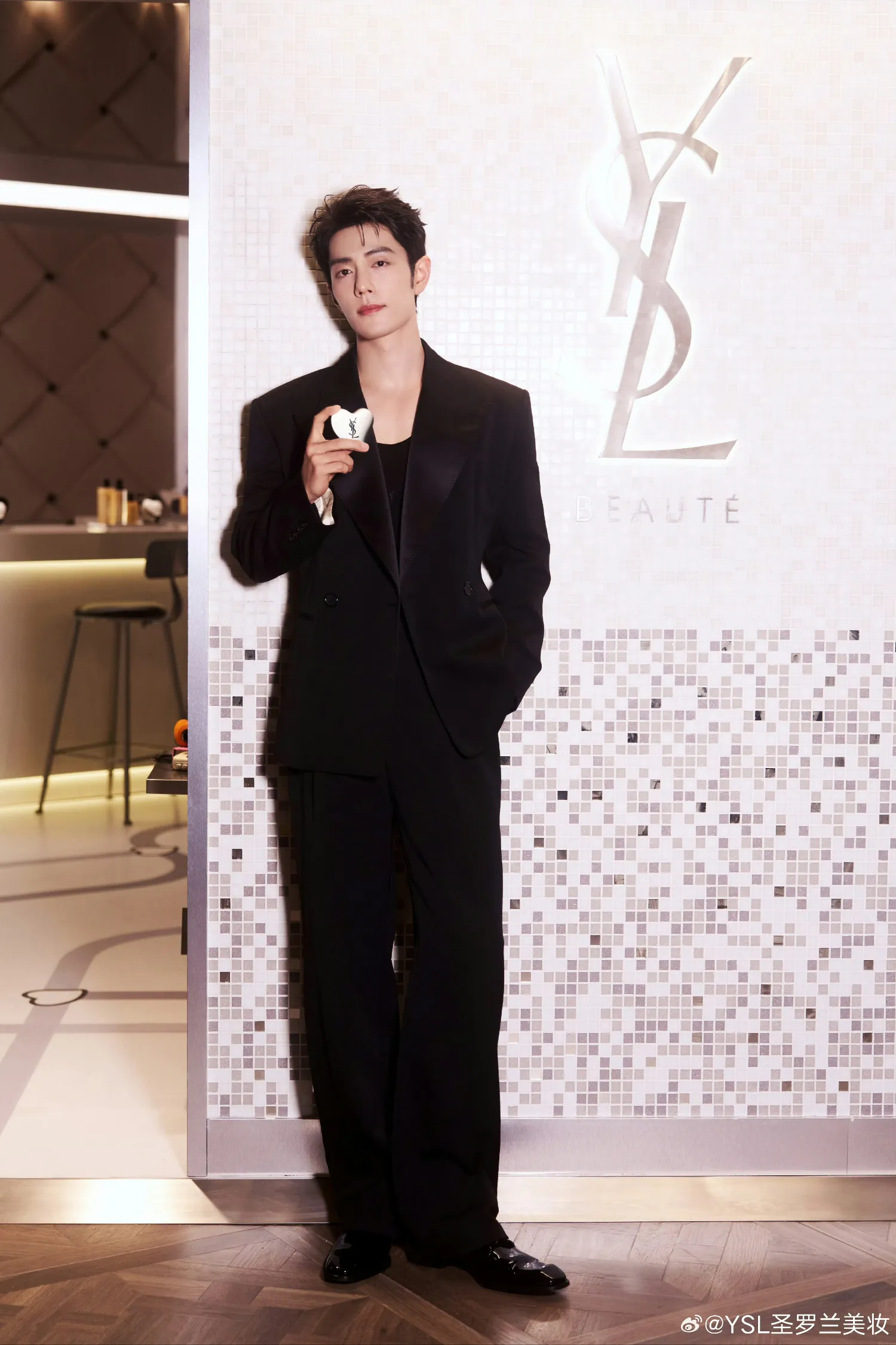 Behind-the-scenes cut of Xiao Zhan