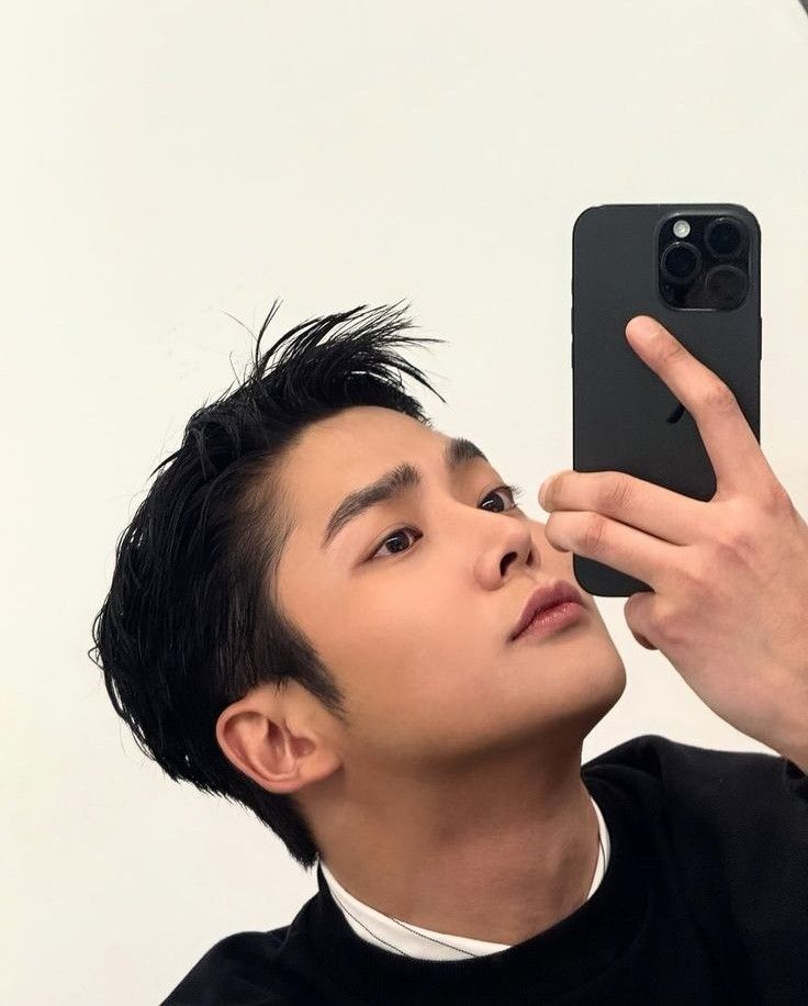 로운의 최신 사진