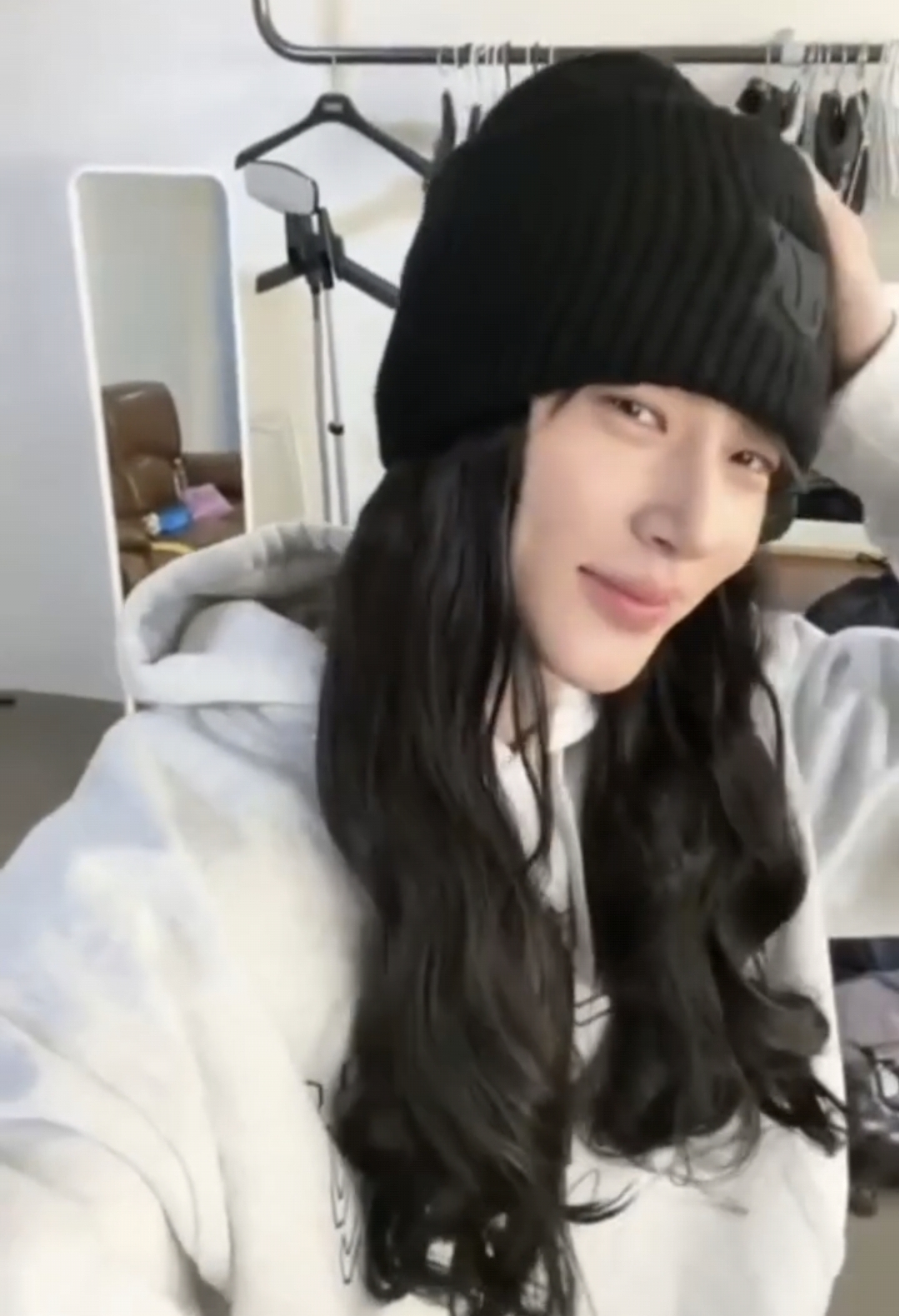 Behind-the-scenes cut of Byeon Wooseok