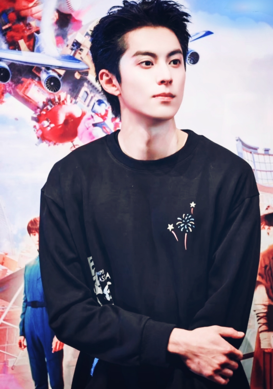 A moment captured by a fan of Dylan Wang