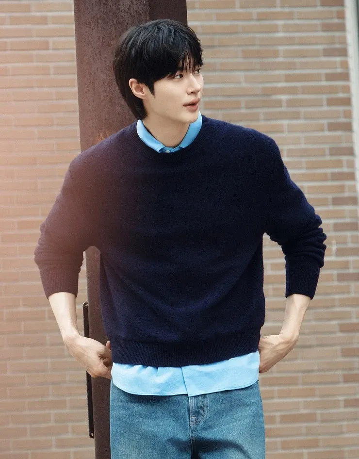 Behind-the-scenes cut of Byeon Wooseok