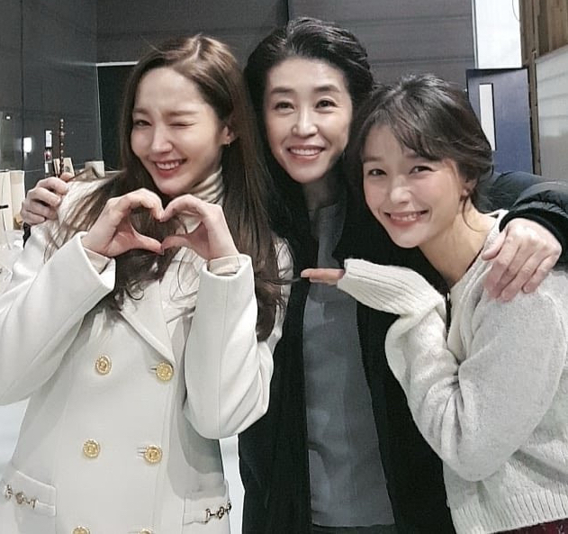 A moment captured by a fan of Park Minyoung