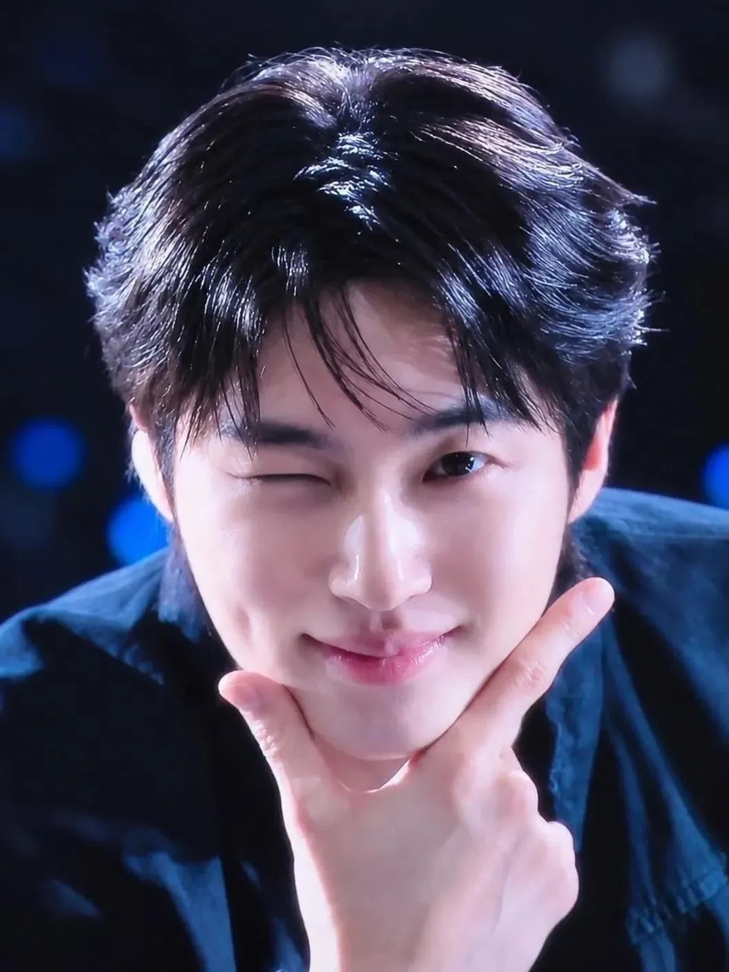 Behind-the-scenes cut of Byeon Wooseok