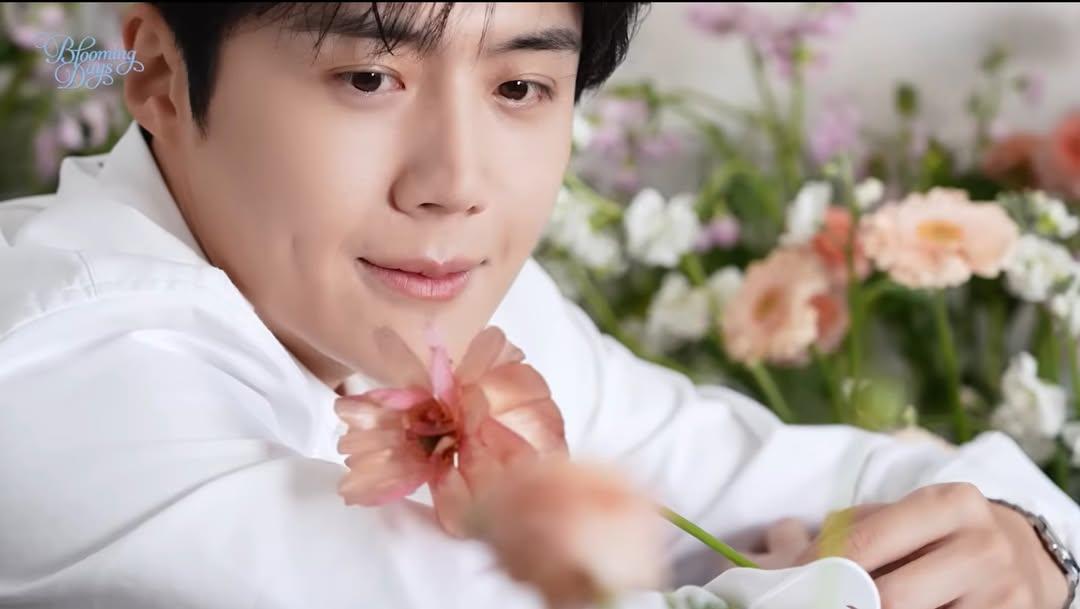 Behind-the-scenes cut of Kim Seonho