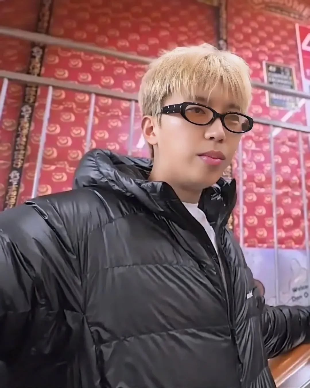 Behind-the-scenes cut of Lim Youngwoong