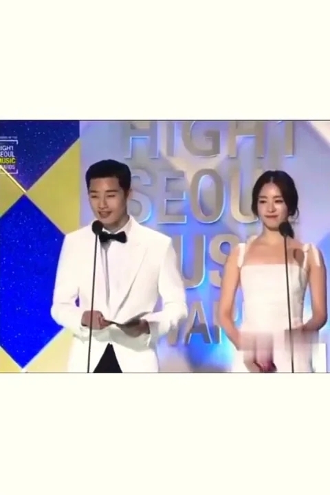 A moment captured by a fan of Park Seojoon