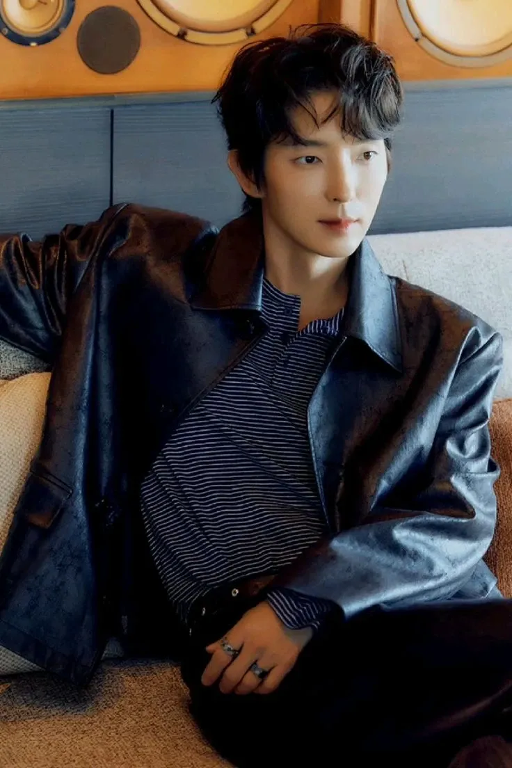 Latest photo of Lee Joongi