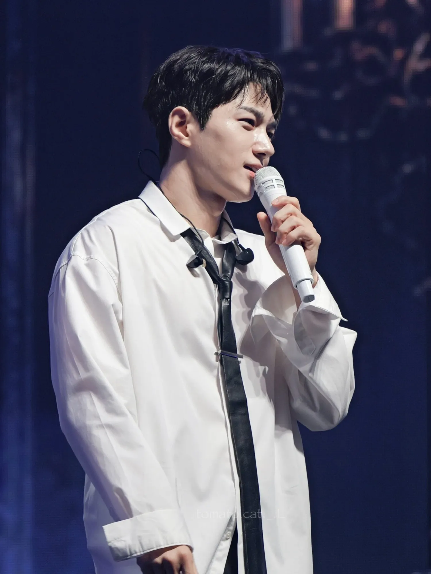 Recent activity shot of Kim Myungsoo (L)