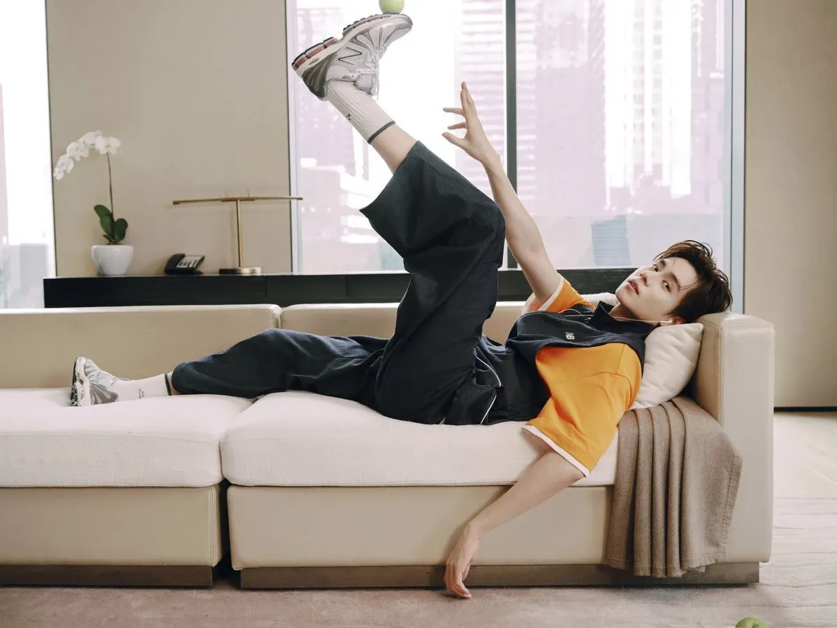 Behind-the-scenes cut of Hu Yitian