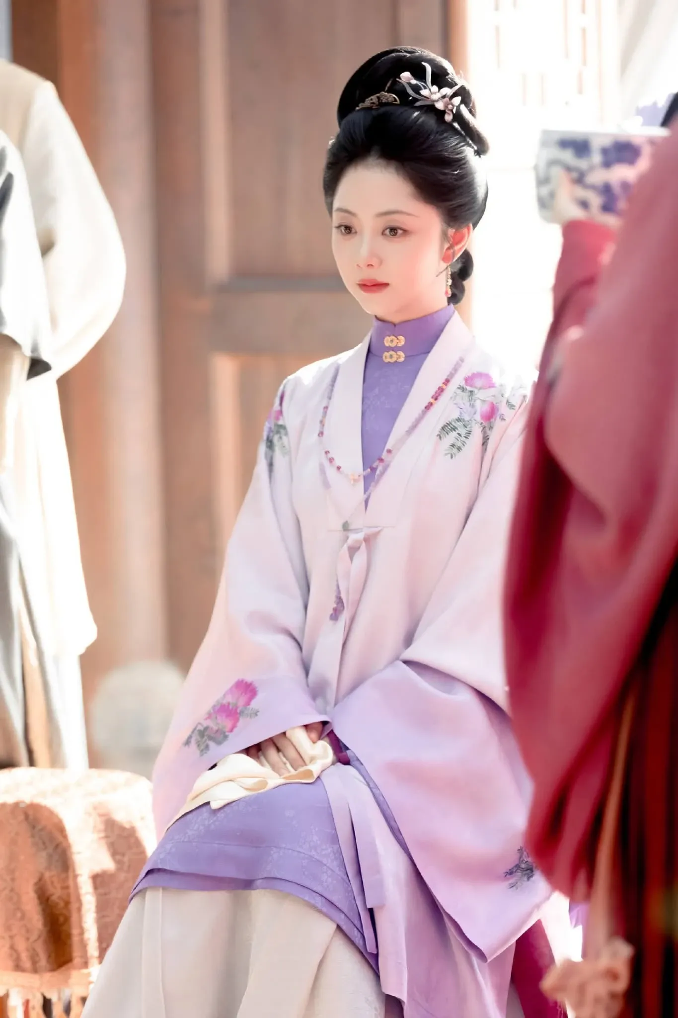 Behind-the-scenes cut of Tan Song Yun