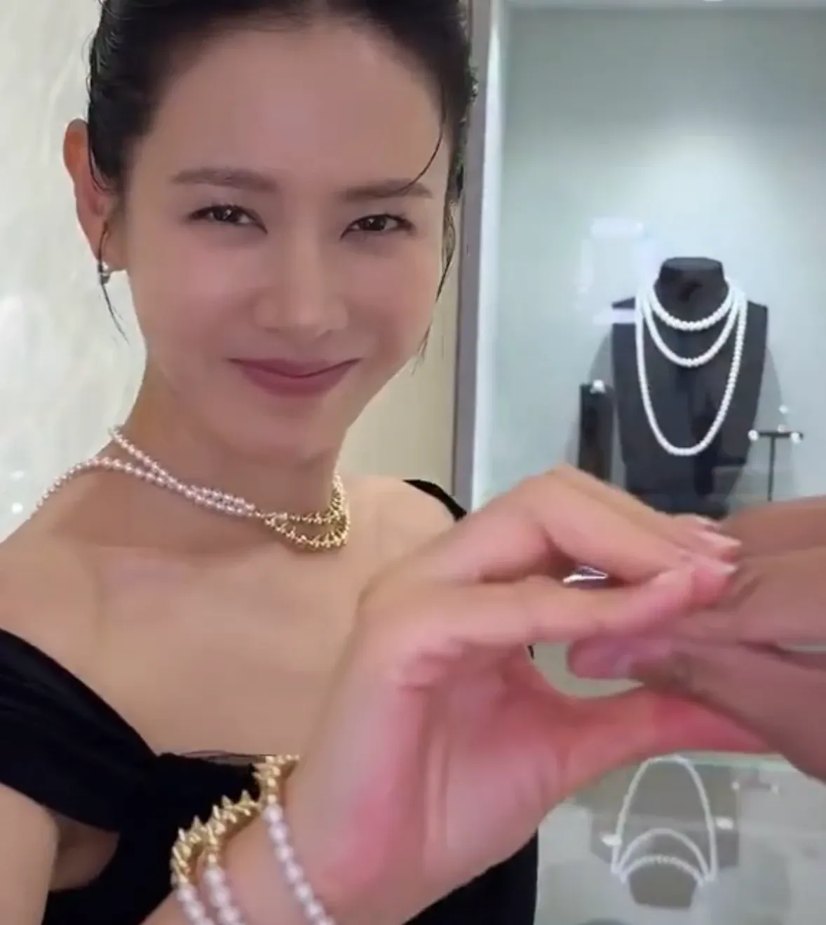 Cuplikan di balik layar dari Son Yejin