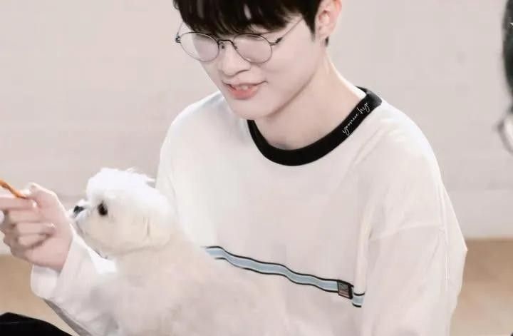 Latest photo of Faker