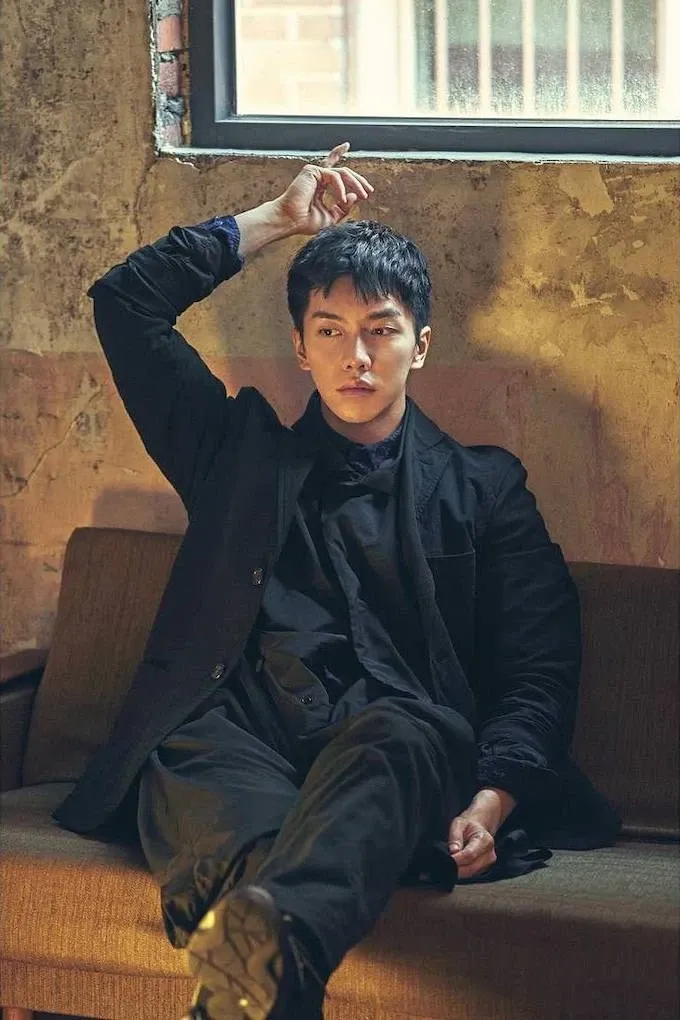 Latest photo of Lee Seunggi