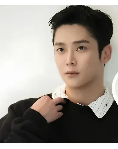 Foto kegiatan terbaru dari Rowoon