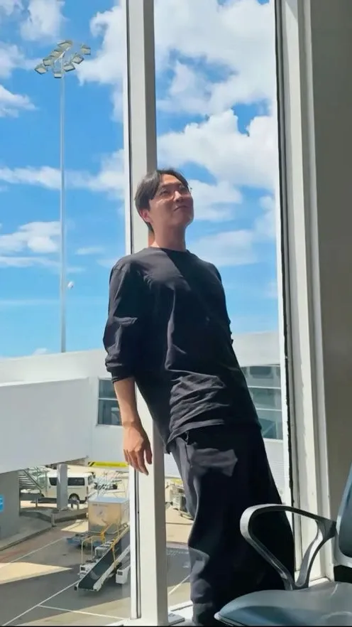 A moment captured by a fan of Roh Jaewon